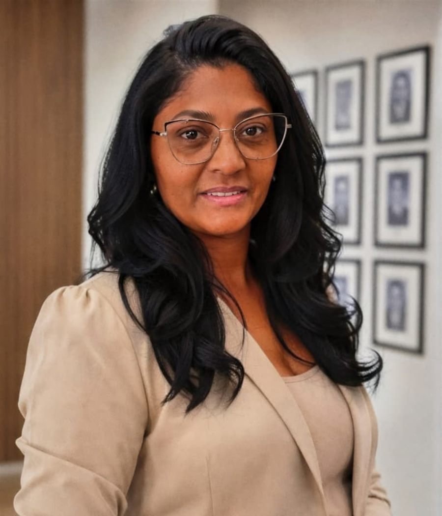 Retrato institucional de Valéria de Oliveira, fundadora e presidente do Instituto AMEAS.
